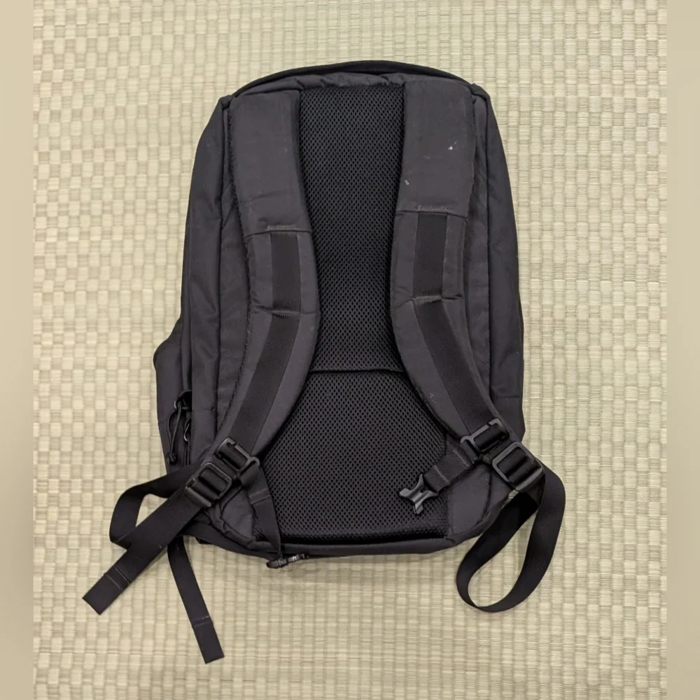 Mystery Ranch Rip Ruck 22L Backpack Black - Picture 2 of 8